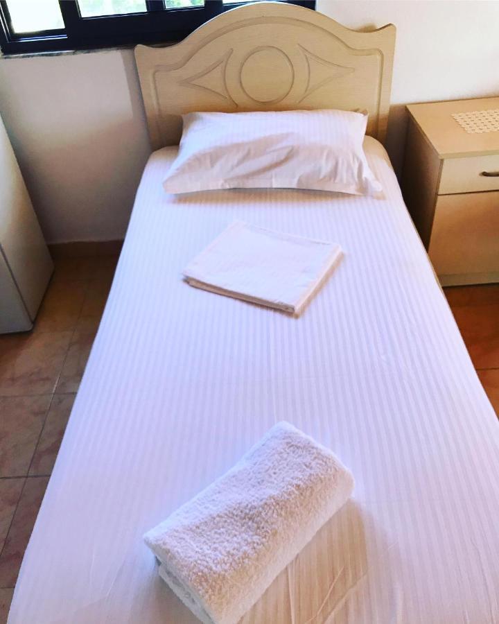 Vila Aliaj Special Rooftop Room For Two Durrës Eksteriør billede